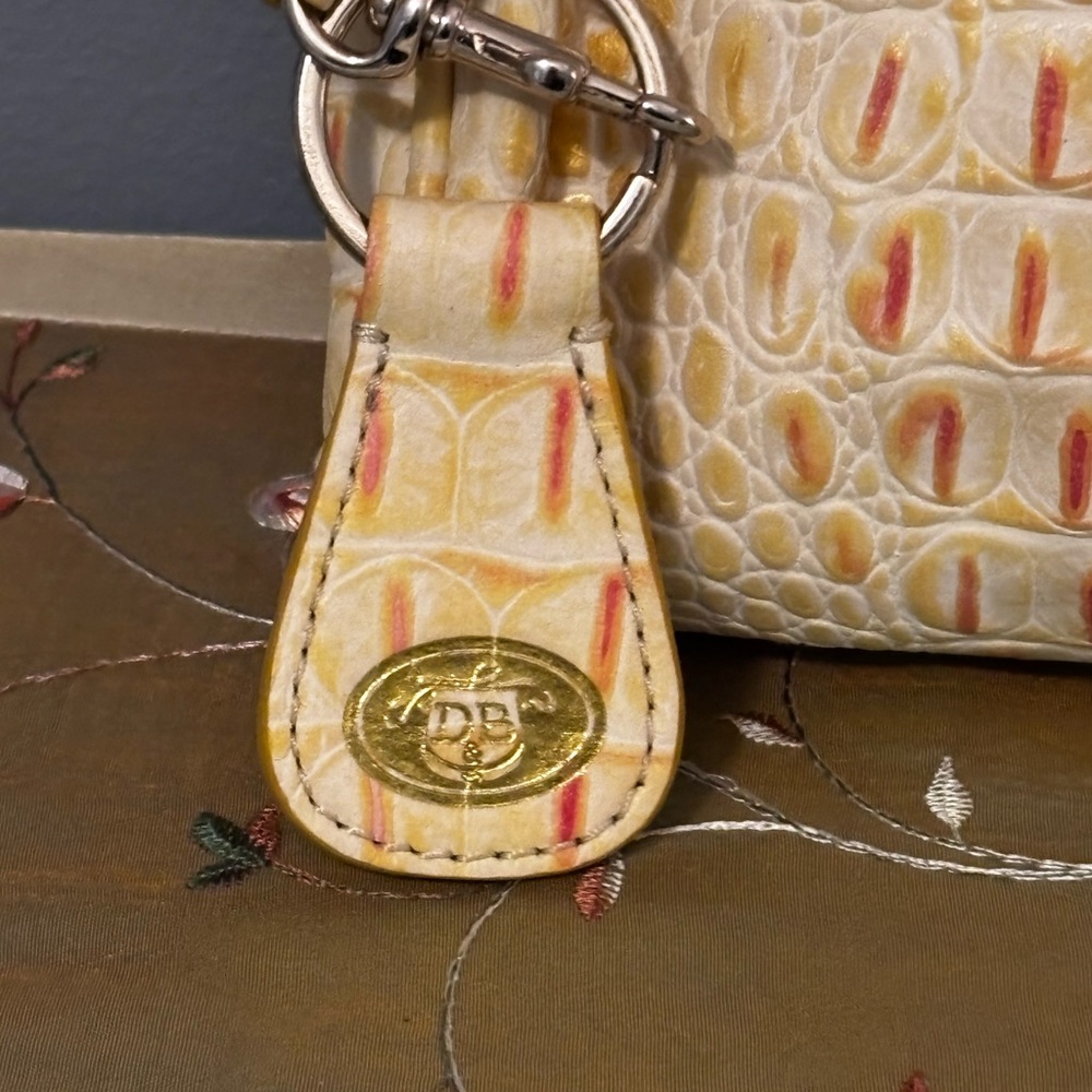 Dooney & Bourke Croc Embossed Leather Barrel Bag Purse with matching key fob - Picture 4 of 9